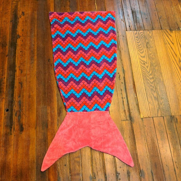 SleepyHeads Fish Tail Pajamas Multicolor One Size 56x22 Mermaid - Picture 2 of 6